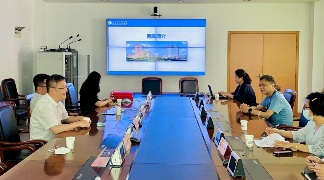 川發(fā)資管黨委書記、董事長(zhǎng)蒙宇率隊(duì)赴武漢市中心醫(yī)院慰問與交流
